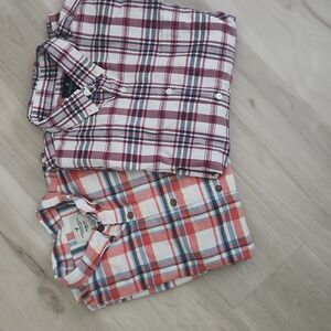 Two Men's American Eagle Button Down Shirts Large